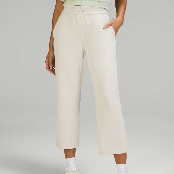 Lululemon Softstreme High-Rise Straight Leg Crop
White Opal size 18 - Picture 1 of 10